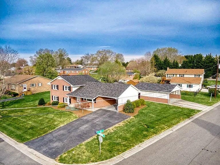 Photo of 690 Mountain View Drive, Wytheville, VA 24382 (MLS # 110816)