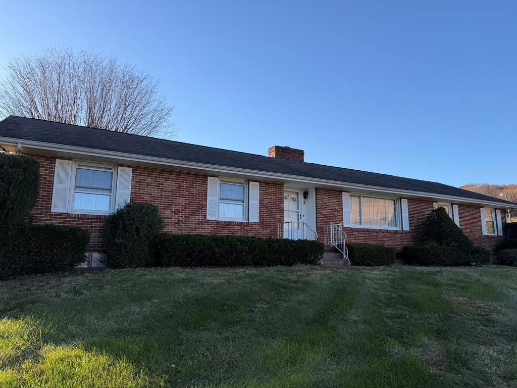 Photo of 232 Thomas Road, Lebanon, VA 24266 (MLS # 104041)