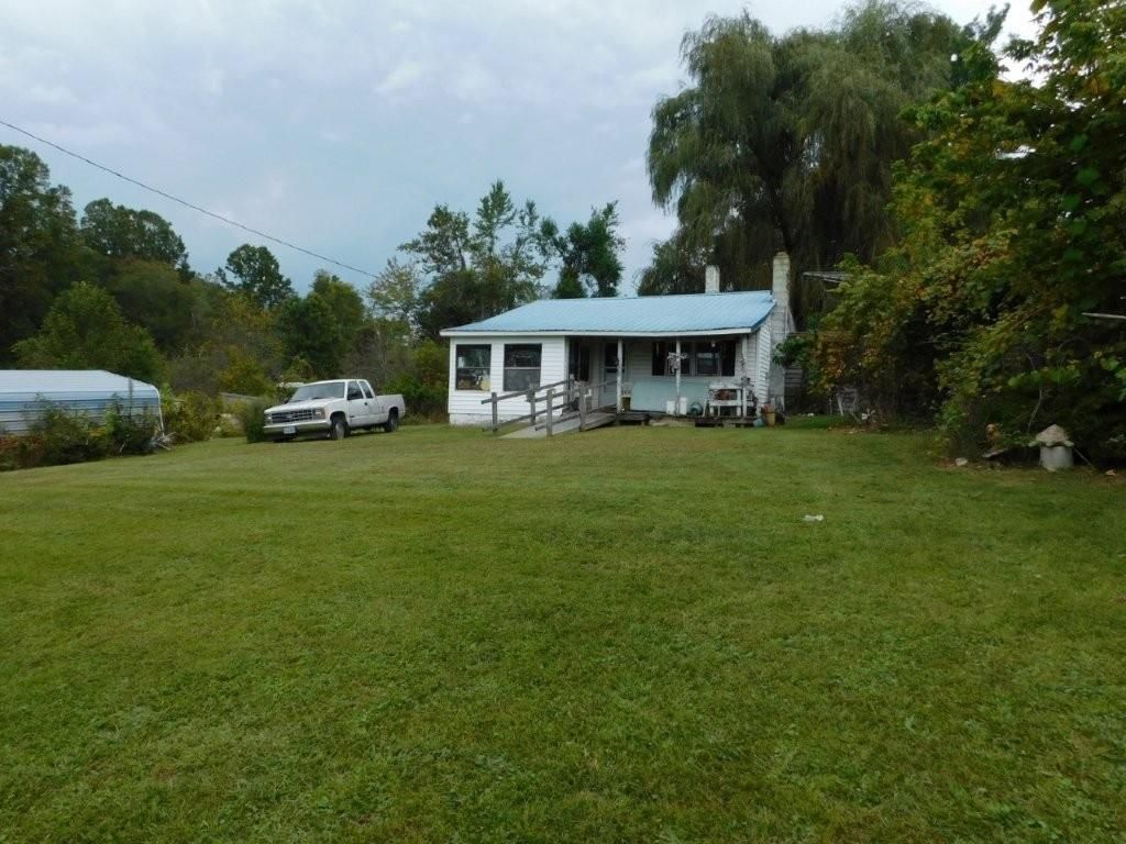 Photo of 297 Parkside Drive, Fancy Gap, VA 24326 (MLS # 103537)