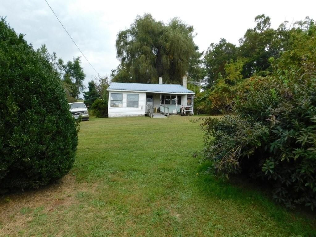 Photo of 297 Parkside Drive, Fancy Gap, VA 24326 (MLS # 103537)
