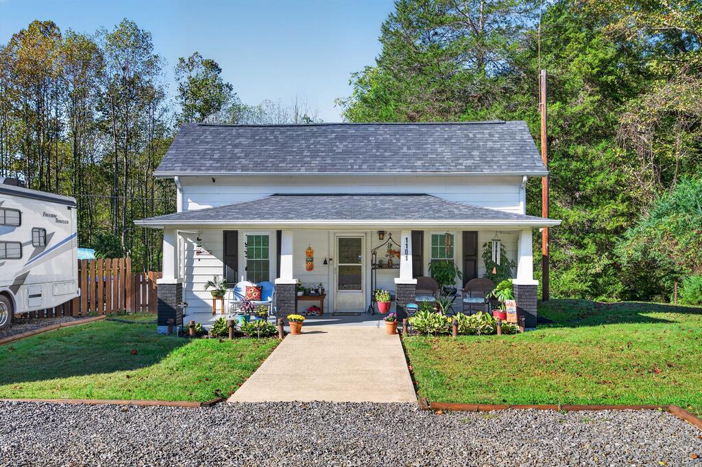 Photo of 1101 Hunters Chapel Rd, Ararat, VA 24053 (MLS # 112362)