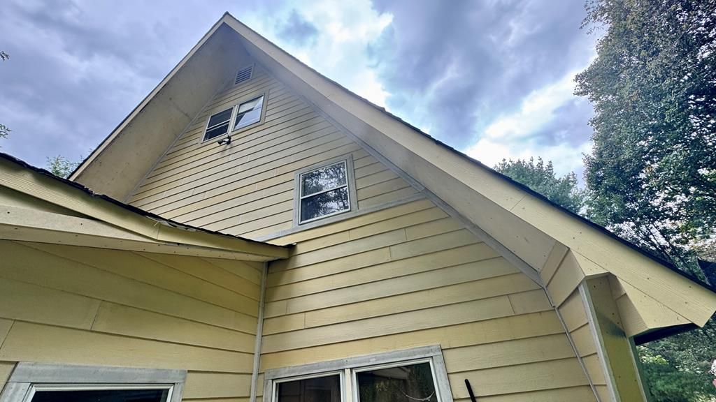 Photo of 1269 Conifer Lane, Marion, VA 24354 (MLS # 103531)