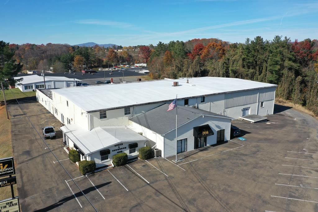 Photo of 610 E Stuart Dr, Galax, VA 24333 (MLS # 104011)