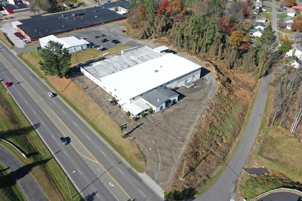 Photo of 610 E Stuart Dr, Galax, VA 24333 (MLS # 104011)