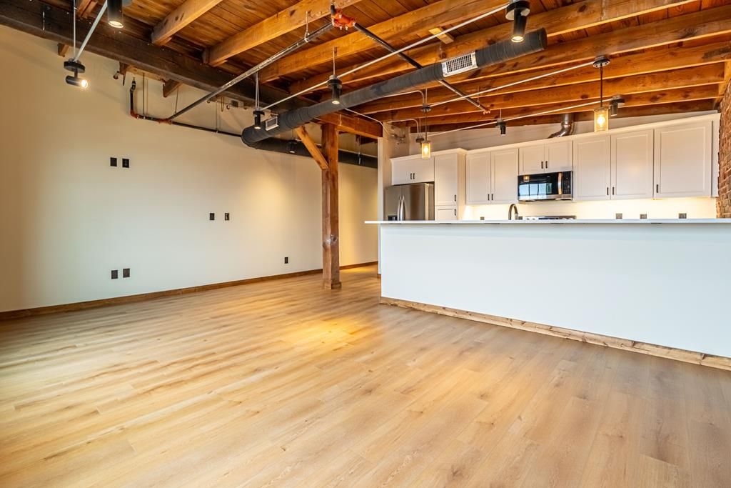 Photo of 453900 E Main St, Kingsport, TN 37660 (MLS # 104735)