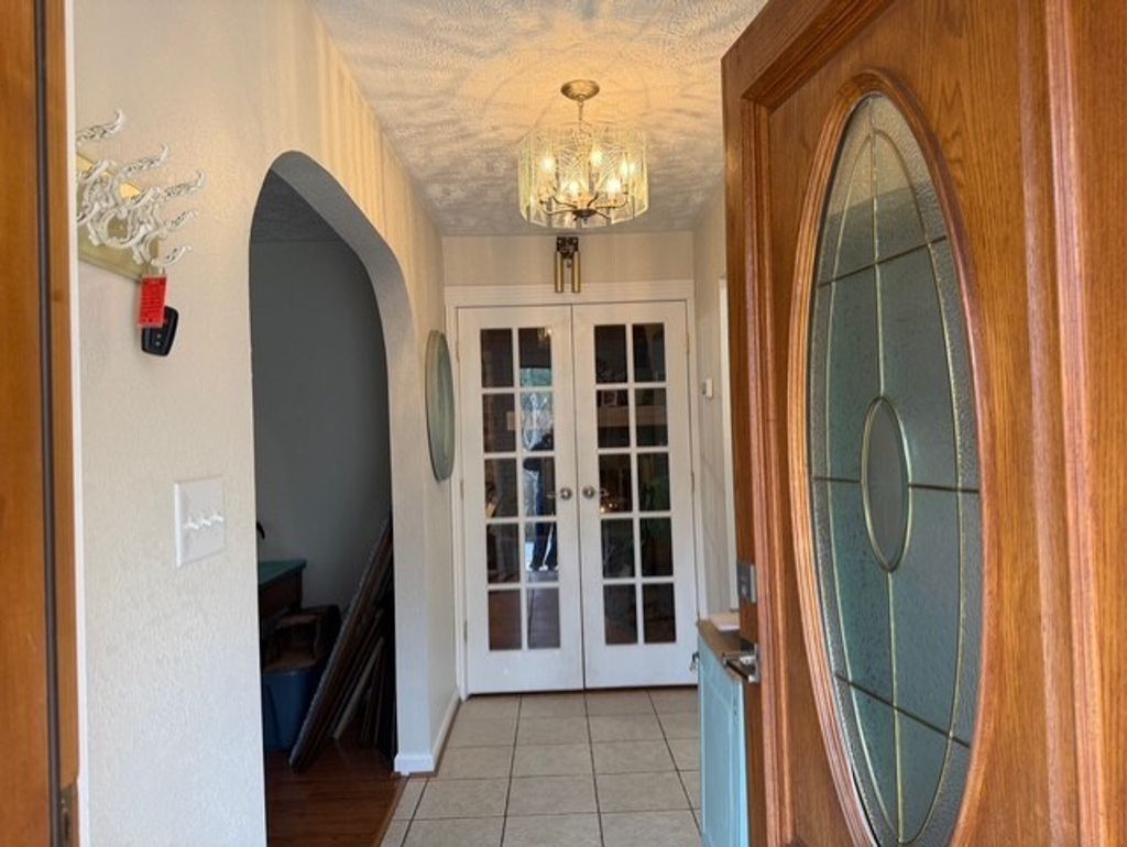 Photo of 512 Sycamore Lane, Richlands, VA 24641 (MLS # 104673)