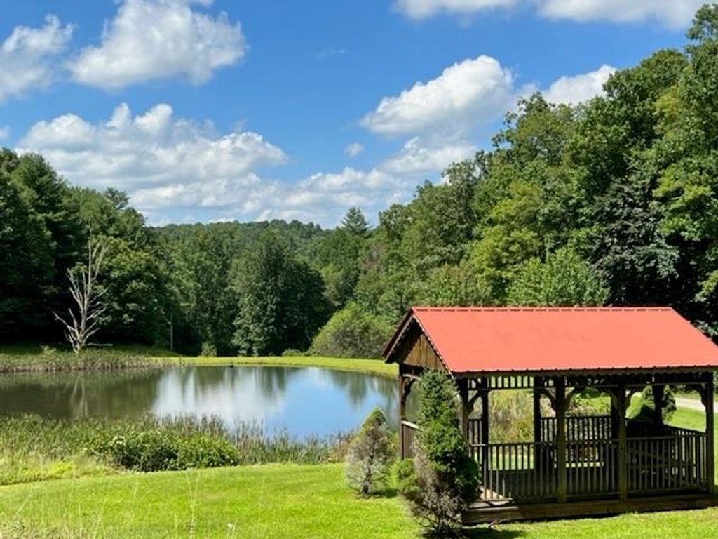 Photo of TBD Cove Ln #7, Woodlawn, VA 24381 (MLS # 100072)