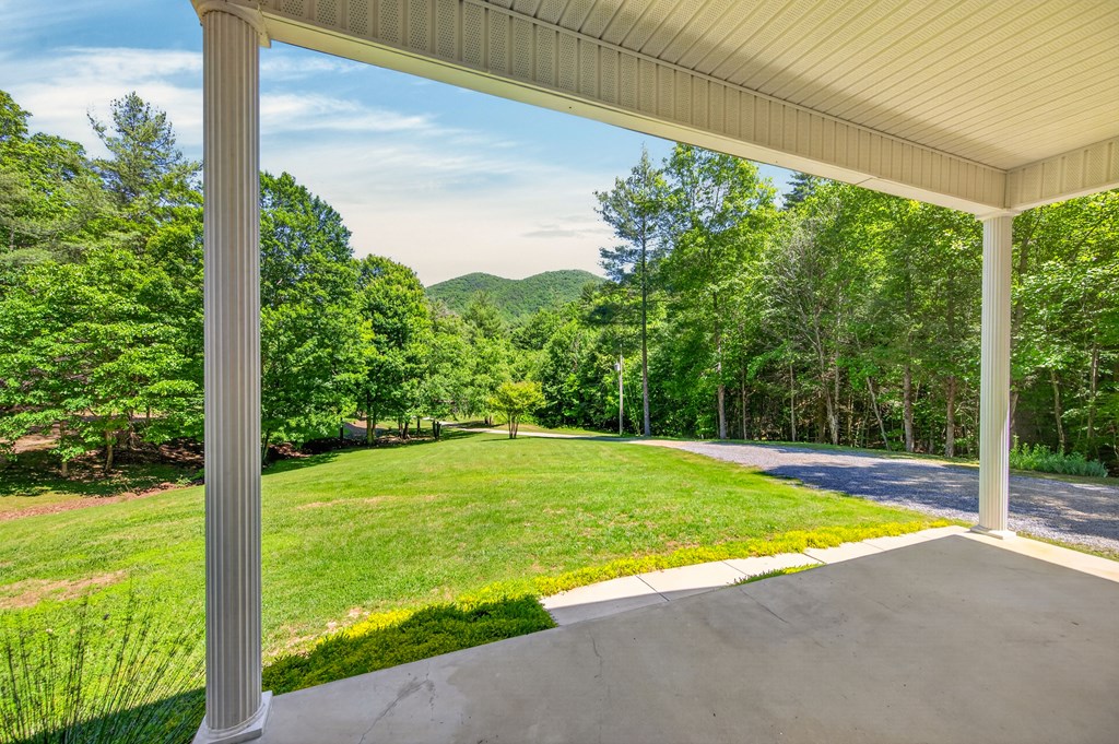 6211 Stoney Fork Road