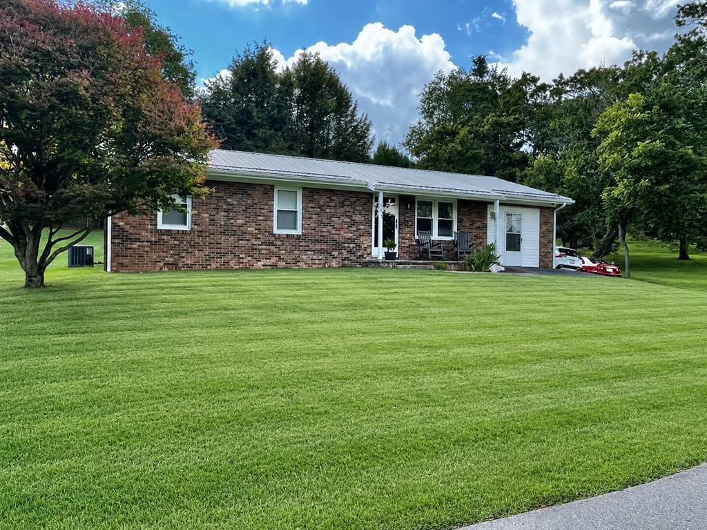Photo of 108 Morris Street, Galax, VA 24333 (MLS # 111349)