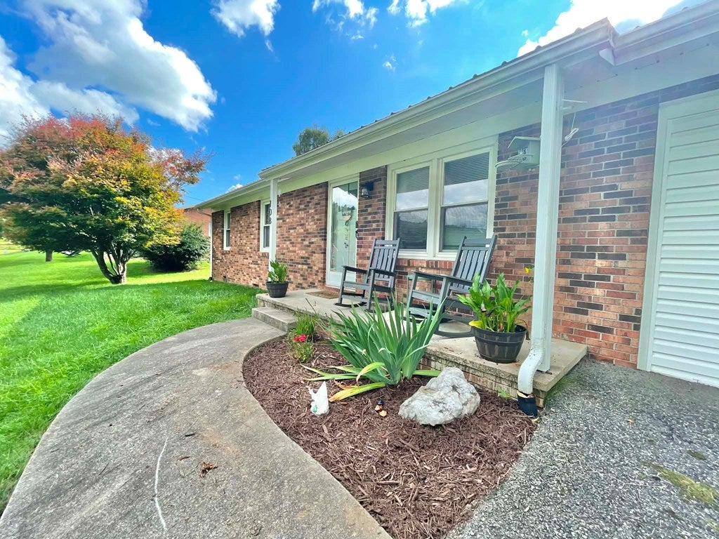 Photo of 108 Morris Street, Galax, VA 24333 (MLS # 111349)