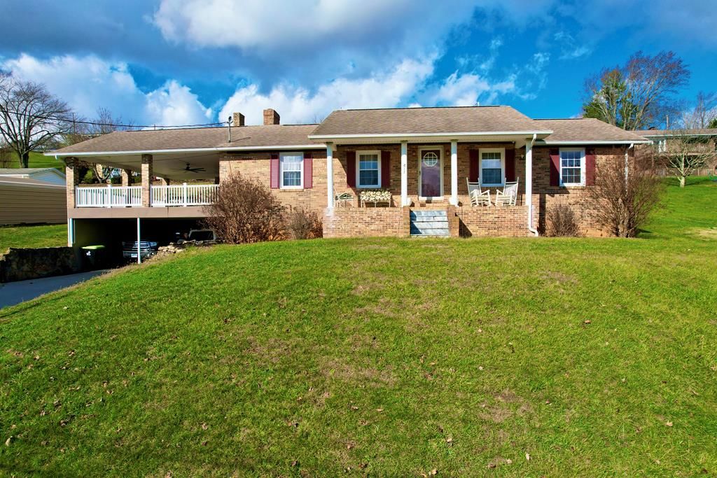 Photo of 817 Midnight Drive, Chilhowie, VA 24319 (MLS # 104274)