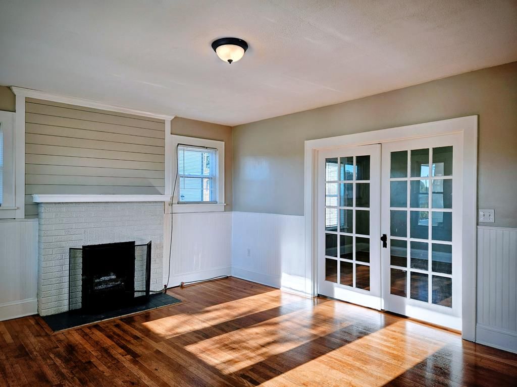 Photo of 345 Montpelier Avenue, Bristol, VA 24201 (MLS # 103845)