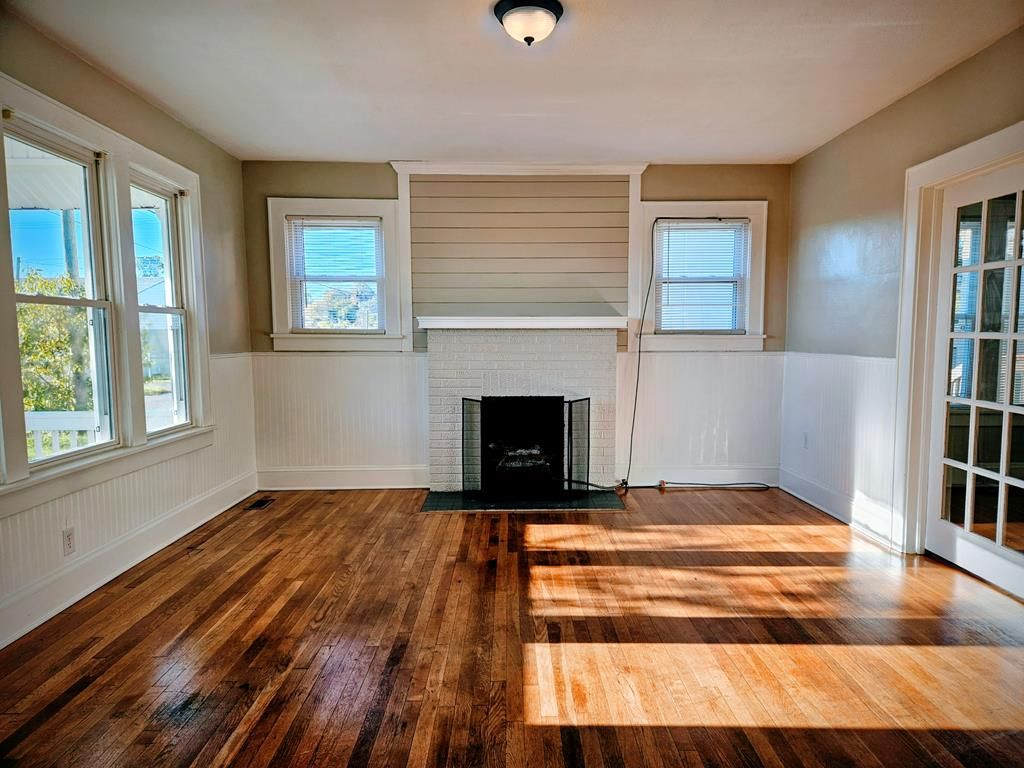 Photo of 345 Montpelier Avenue, Bristol, VA 24201 (MLS # 103845)
