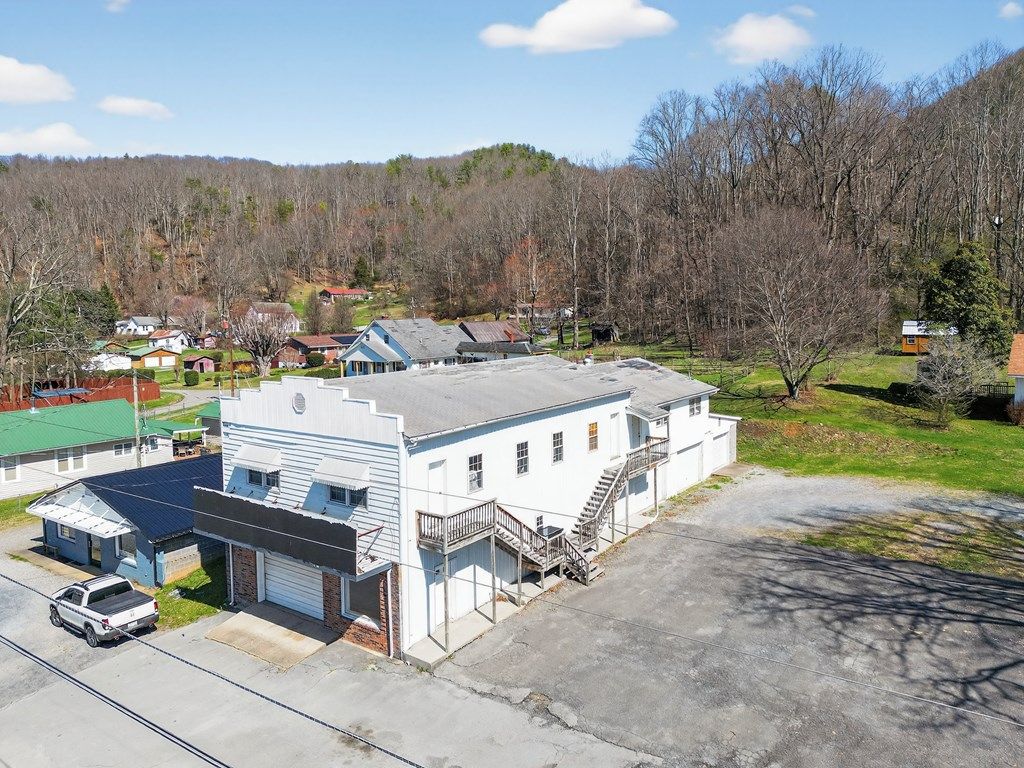 Photo of 112 Douglas Drive, Damascus, VA 24236 (MLS # 109113)