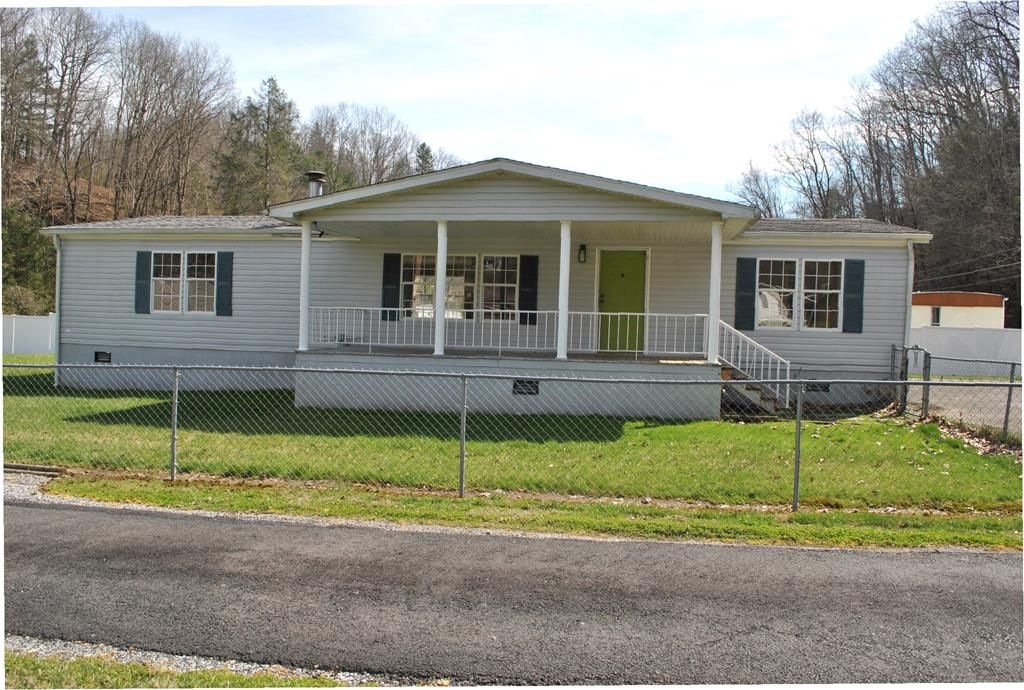 Photo of 242 Middle Creek Rd, Cedar Bluff, VA 24609 (MLS # 109367)