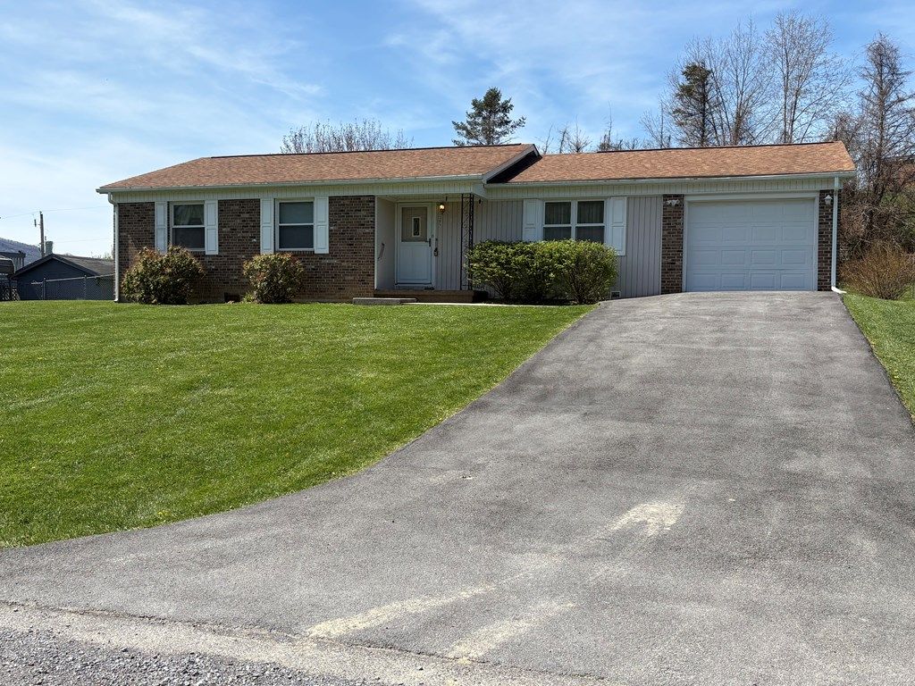 Photo of 305 King Street, North Tazewell, VA 24630 (MLS # 109514)