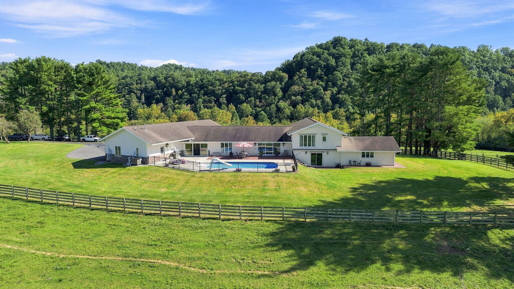 Photo of 29353 Rivermont Dr, Meadowview, VA 24361 (MLS # 111852)