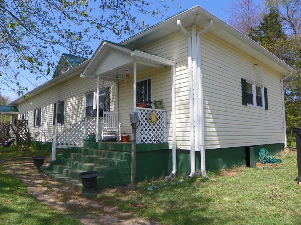 Photo of 179 Sipe Ln, Ivanhoe, VA 24350 (MLS # 99399)