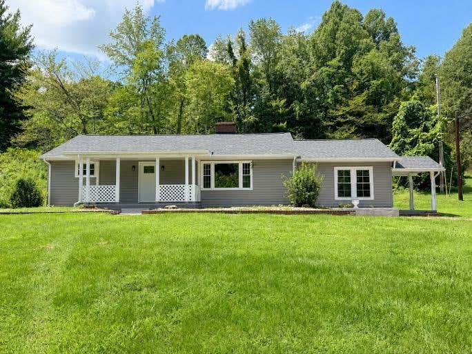Photo of 112 Frankie Ln, Stuart, VA 24171 (MLS # 111551)