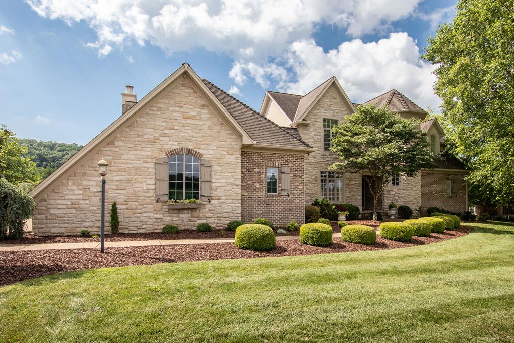 Abingdon, Virginia 24211, United States, 4 Bedrooms Bedrooms, ,5 BathroomsBathrooms,Residential,Active,165557