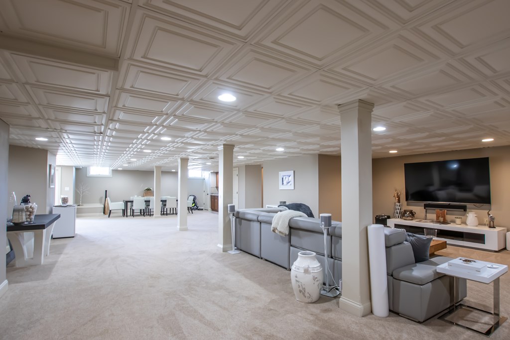 Abingdon, Virginia 24211, United States, 4 Bedrooms Bedrooms, ,5 BathroomsBathrooms,Residential,Active,165557