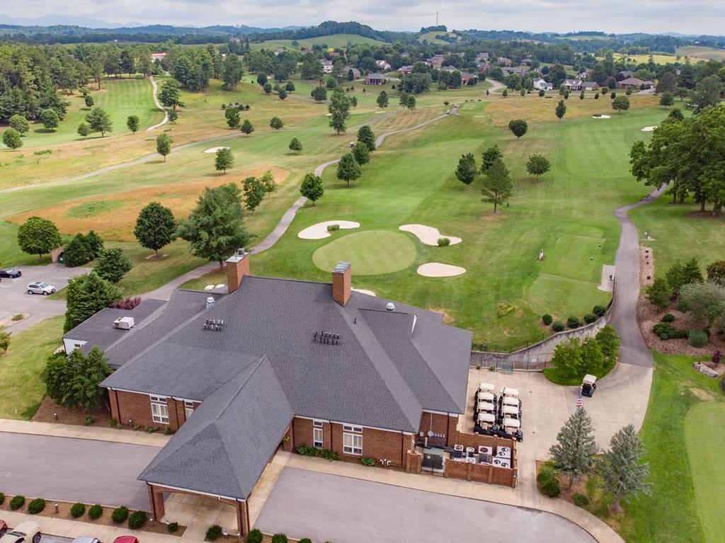 Abingdon, Virginia 24211, United States, 4 Bedrooms Bedrooms, ,5 BathroomsBathrooms,Residential,Active,165557