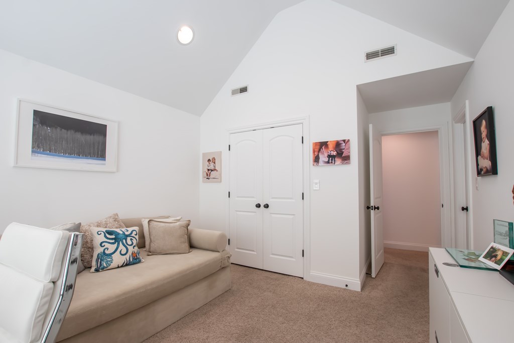 Abingdon, Virginia 24211, United States, 4 Bedrooms Bedrooms, ,5 BathroomsBathrooms,Residential,Active,165557