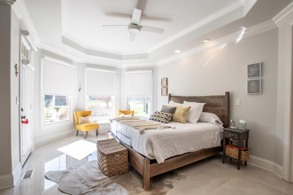 Abingdon, Virginia 24211, United States, 4 Bedrooms Bedrooms, ,5 BathroomsBathrooms,Residential,Active,165557