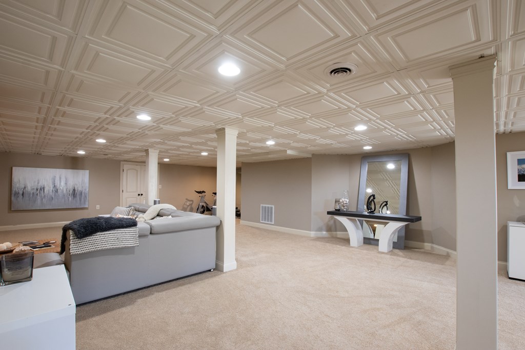 Abingdon, Virginia 24211, United States, 4 Bedrooms Bedrooms, ,5 BathroomsBathrooms,Residential,Active,165557