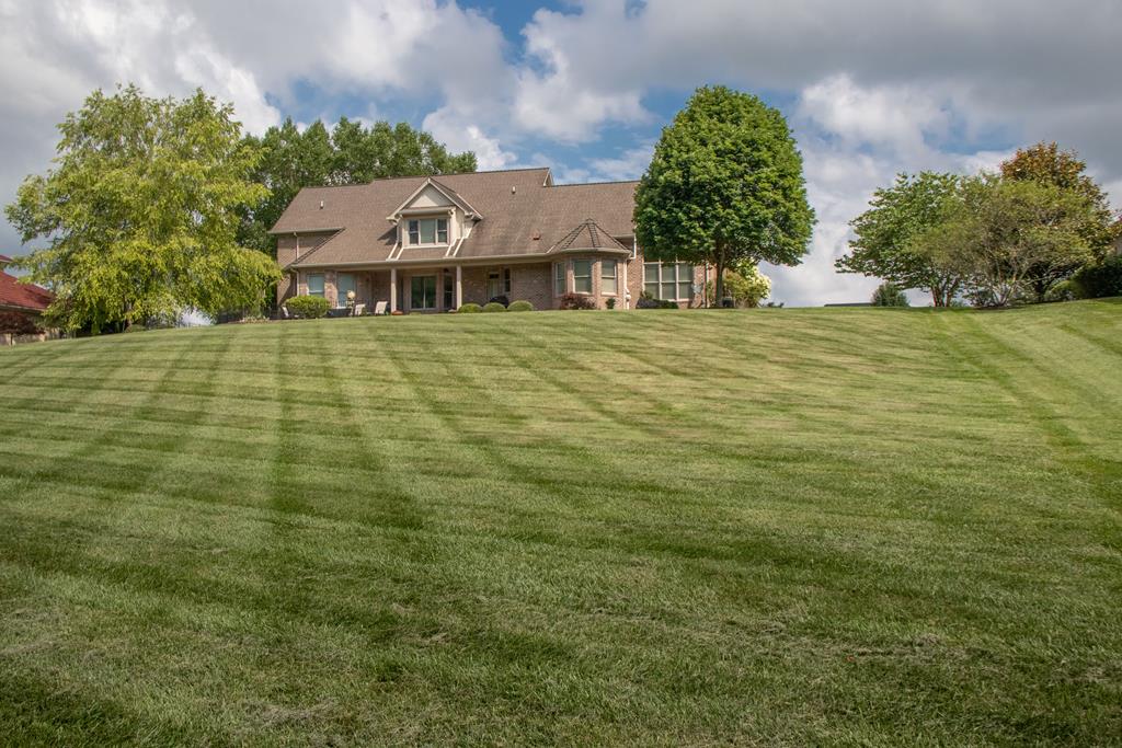 Abingdon, Virginia 24211, United States, 4 Bedrooms Bedrooms, ,5 BathroomsBathrooms,Residential,Active,165557