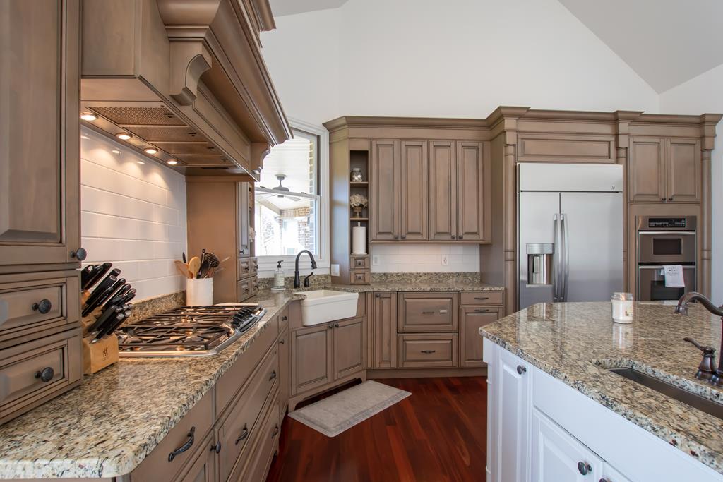 Abingdon, Virginia 24211, United States, 4 Bedrooms Bedrooms, ,5 BathroomsBathrooms,Residential,Active,165557