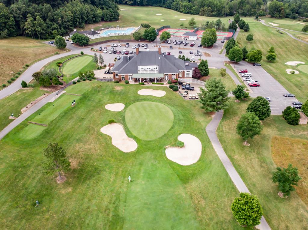 Abingdon, Virginia 24211, United States, 4 Bedrooms Bedrooms, ,5 BathroomsBathrooms,Residential,Active,165557