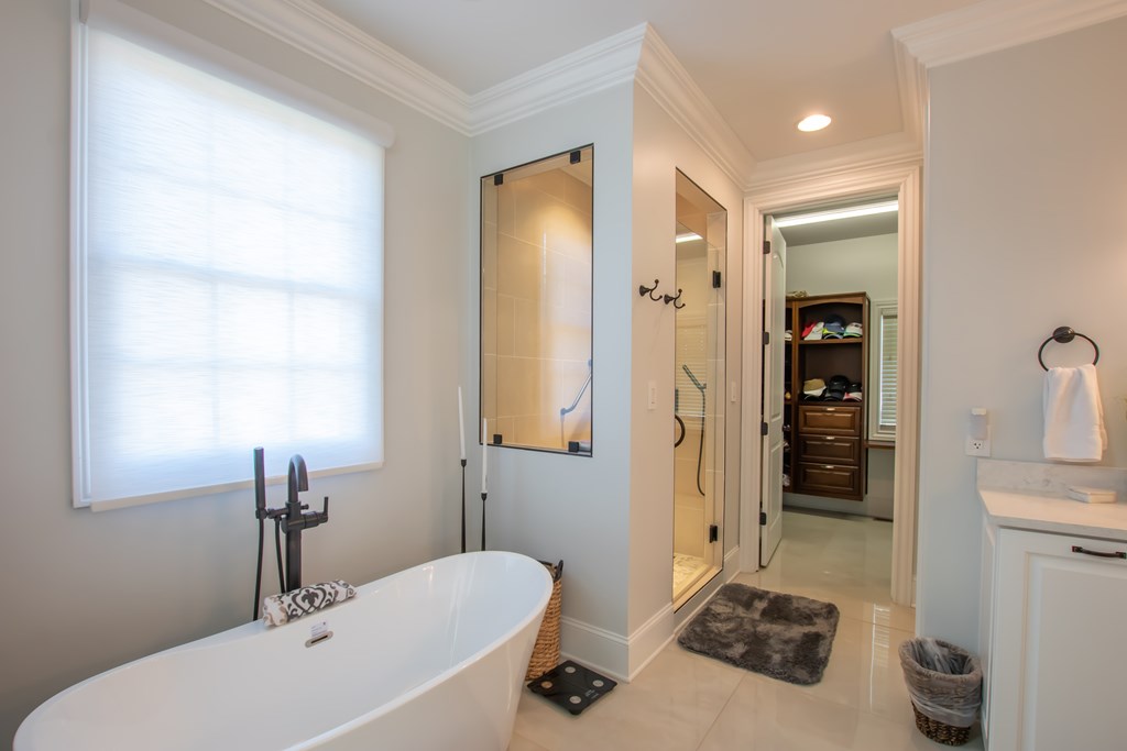 Abingdon, Virginia 24211, United States, 4 Bedrooms Bedrooms, ,5 BathroomsBathrooms,Residential,Active,165557