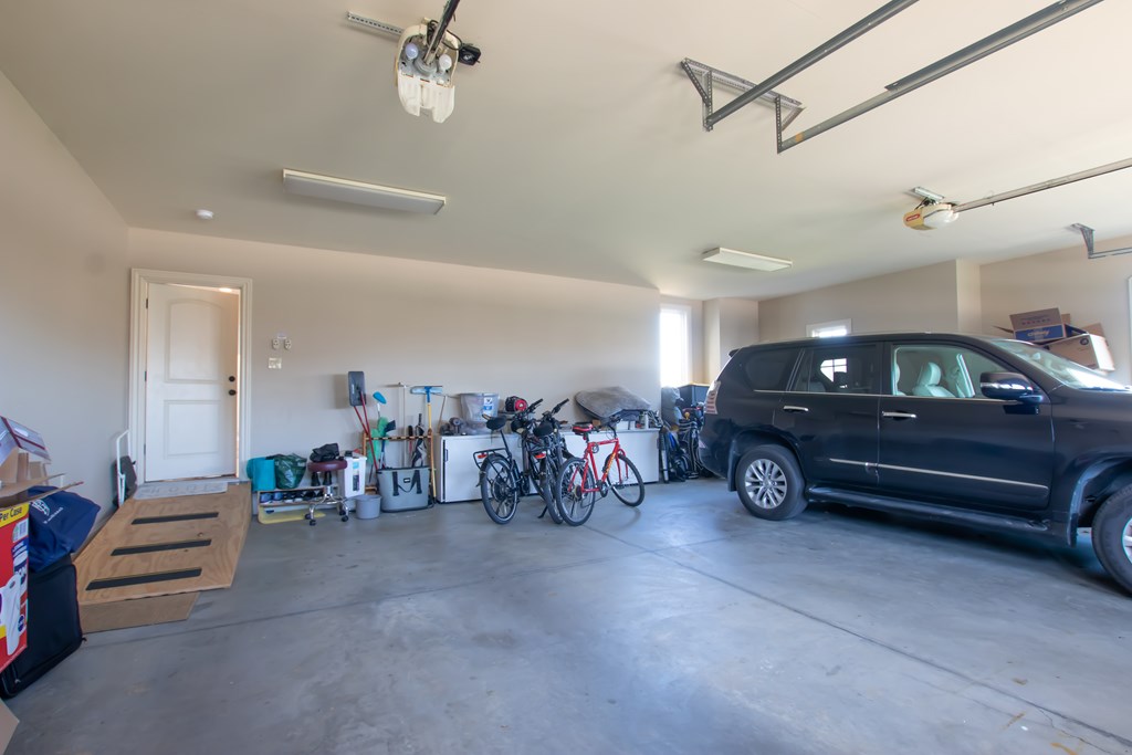 Abingdon, Virginia 24211, United States, 4 Bedrooms Bedrooms, ,5 BathroomsBathrooms,Residential,Active,165557