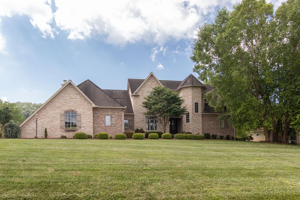 Abingdon, Virginia 24211, United States, 4 Bedrooms Bedrooms, ,5 BathroomsBathrooms,Residential,Active,165557