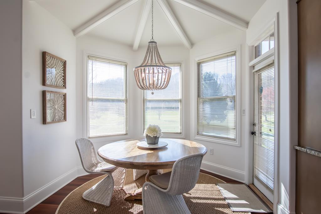 Abingdon, Virginia 24211, United States, 4 Bedrooms Bedrooms, ,5 BathroomsBathrooms,Residential,Active,165557