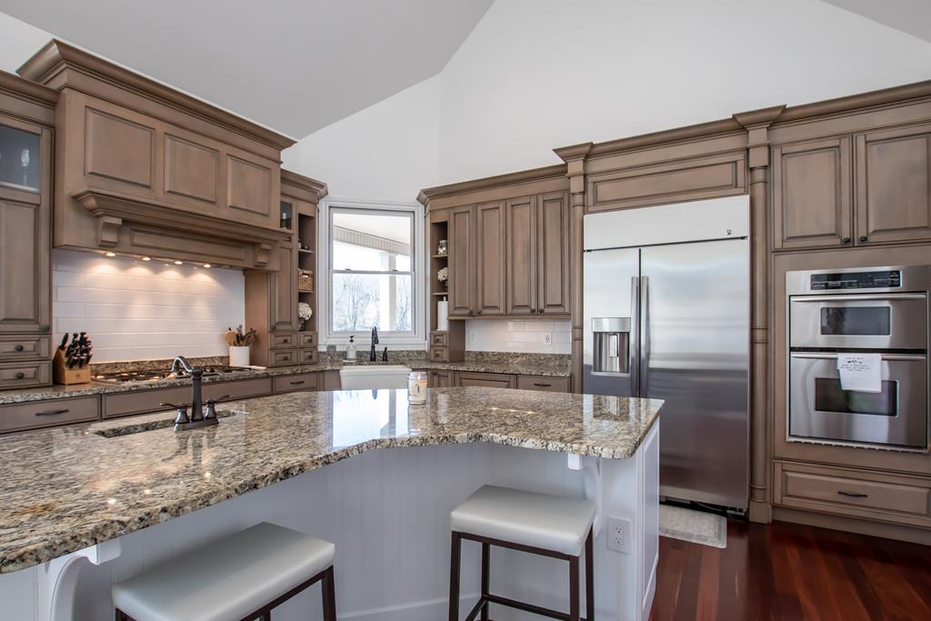 Abingdon, Virginia 24211, United States, 4 Bedrooms Bedrooms, ,5 BathroomsBathrooms,Residential,Active,165557