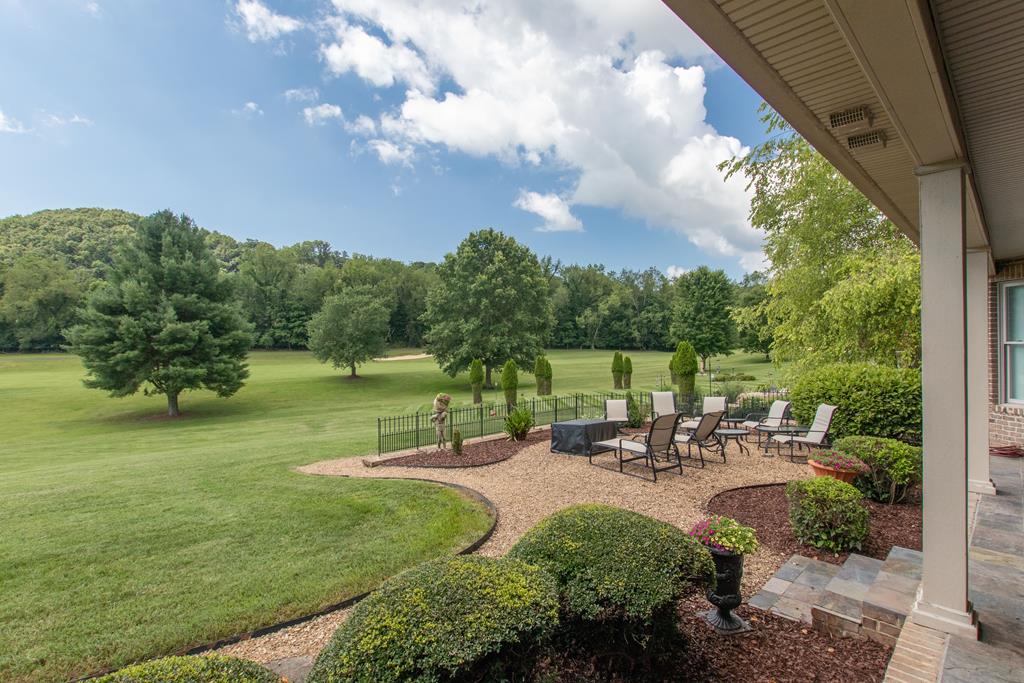 Abingdon, Virginia 24211, United States, 4 Bedrooms Bedrooms, ,5 BathroomsBathrooms,Residential,Active,165557