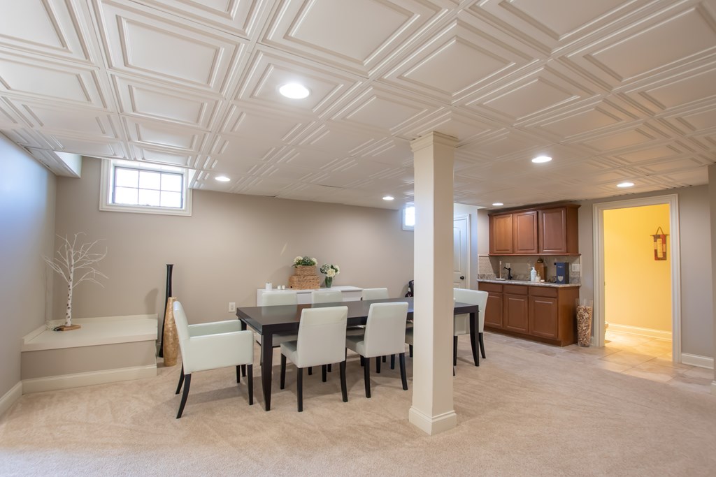 Abingdon, Virginia 24211, United States, 4 Bedrooms Bedrooms, ,5 BathroomsBathrooms,Residential,Active,165557