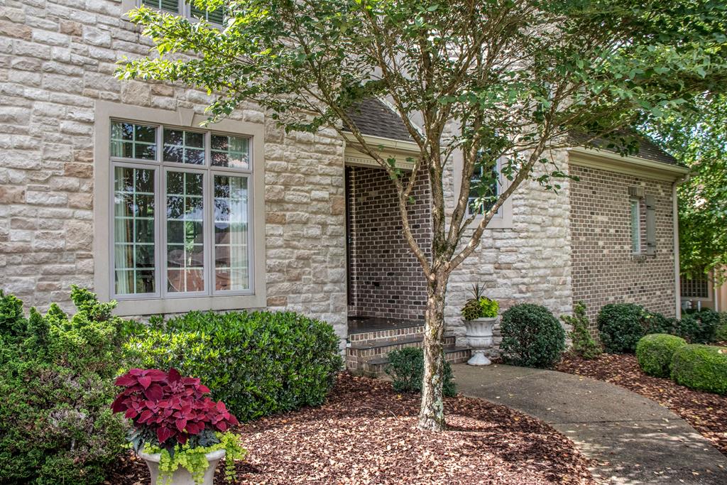 Abingdon, Virginia 24211, United States, 4 Bedrooms Bedrooms, ,5 BathroomsBathrooms,Residential,Active,165557