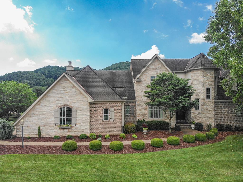 Abingdon, Virginia 24211, United States, 4 Bedrooms Bedrooms, ,5 BathroomsBathrooms,Residential,Active,165557