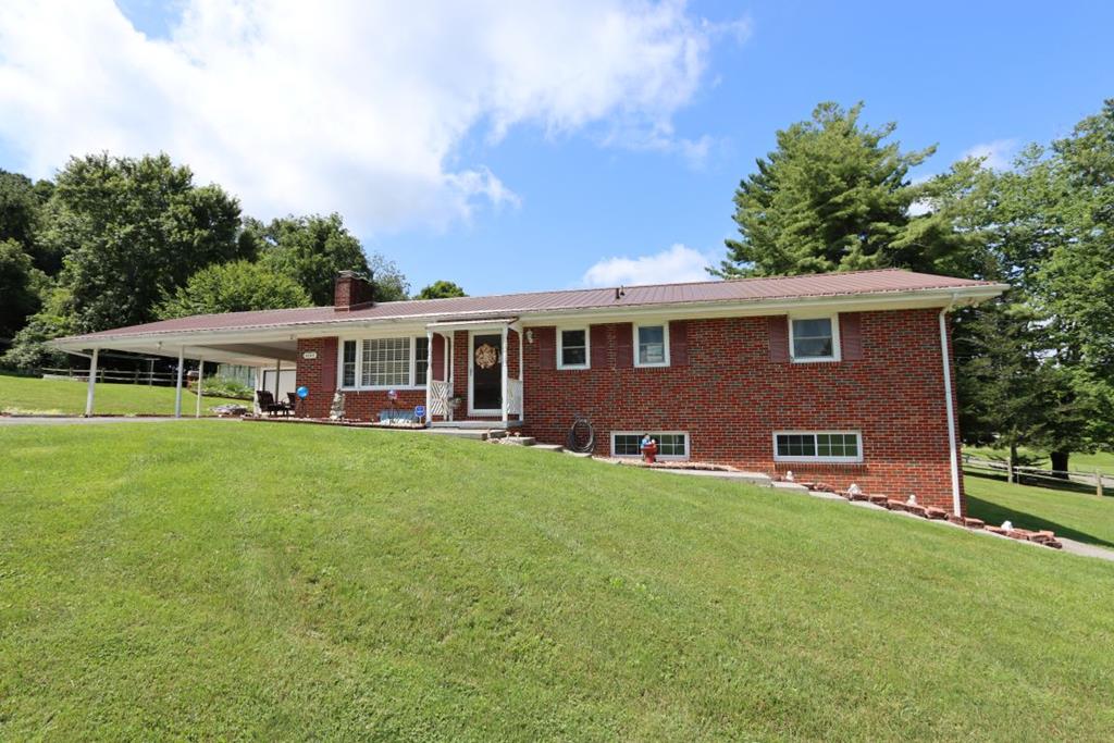 Photo of 4244 Reedy Creek Rd, Bristol, VA 24202 (MLS # 111315)
