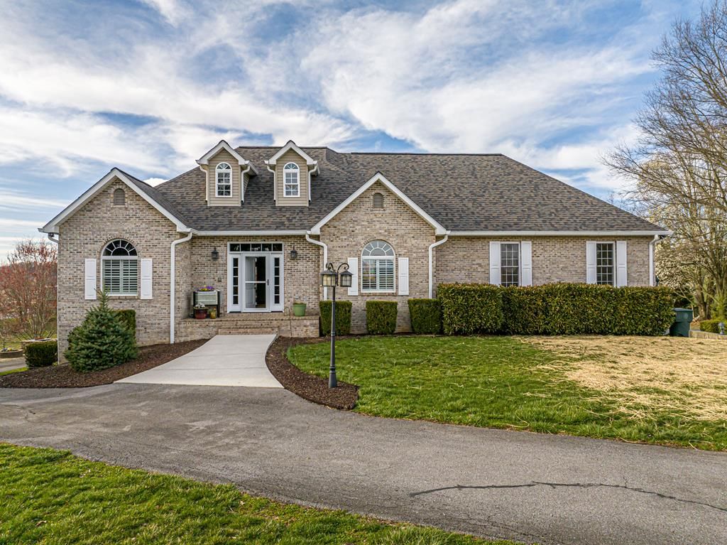 Photo of 625 Locust St NW, Abingdon, VA 24210 (MLS # 105740)