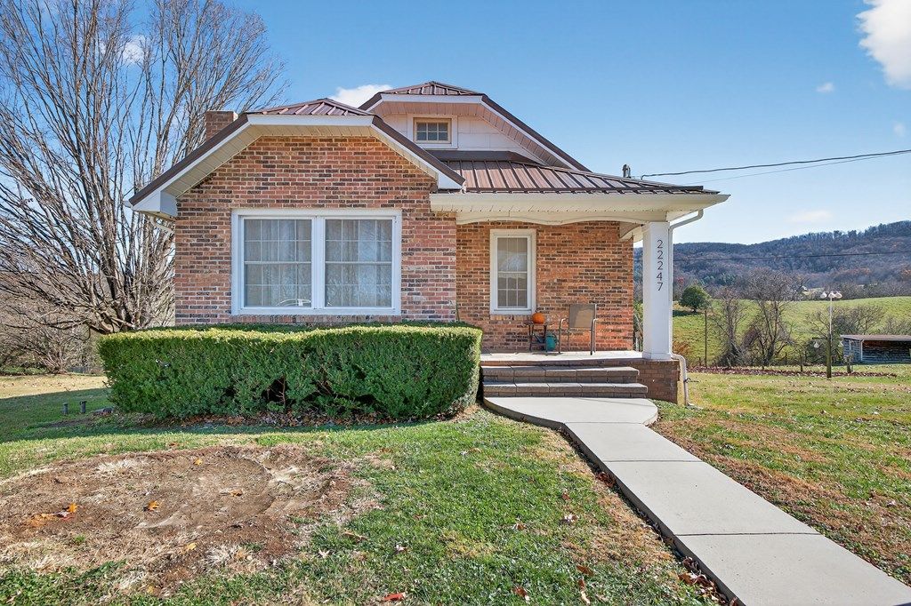 Photo of 22247 Lincoln Circle, Damascus, VA 24236 (MLS # 104232)