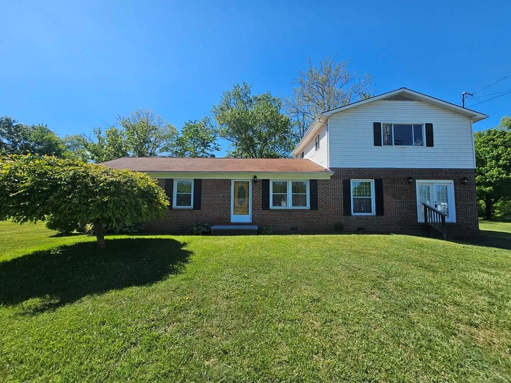 Photo of 502 Bottom Road, Raven, VA 24639 (MLS # 110042)