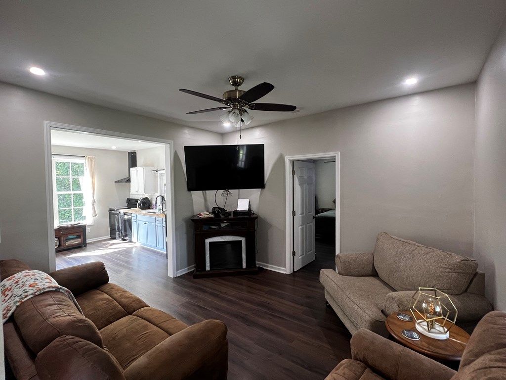 Photo of 1020 Frank St, Mount Airy, NC 27030 (MLS # 103566)