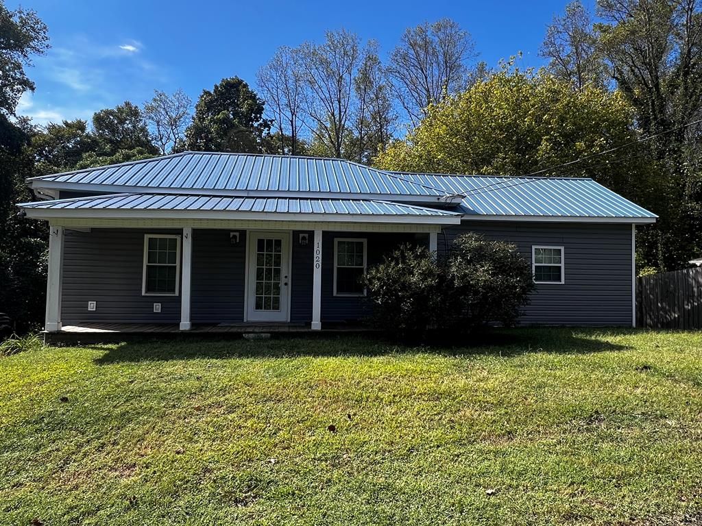 Photo of 1020 Frank St, Mount Airy, NC 27030 (MLS # 103566)