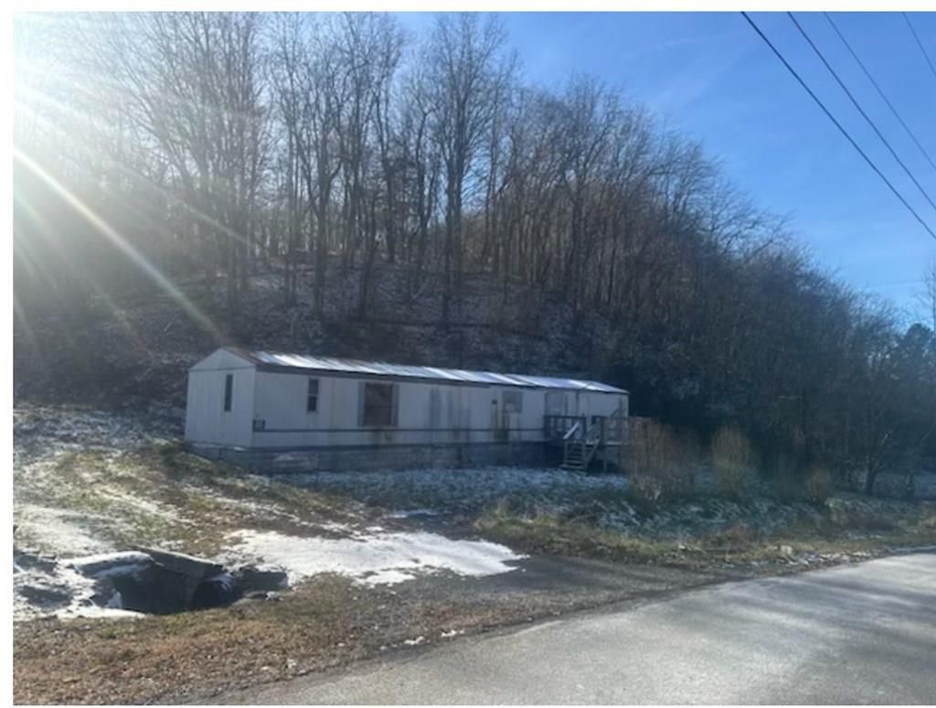 Photo of 156 Oxford Street #4, Richlands, VA 24641 (MLS # 104467)