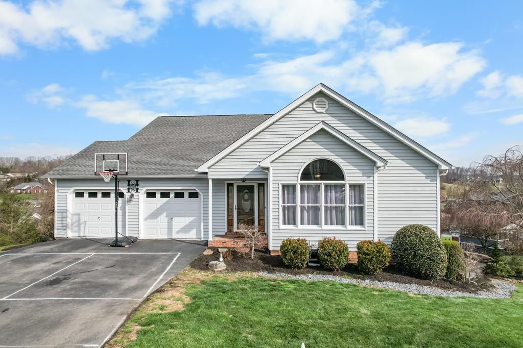 Photo of 19050 Sterling Dr, Abingdon, VA 24211 (MLS # 109270)