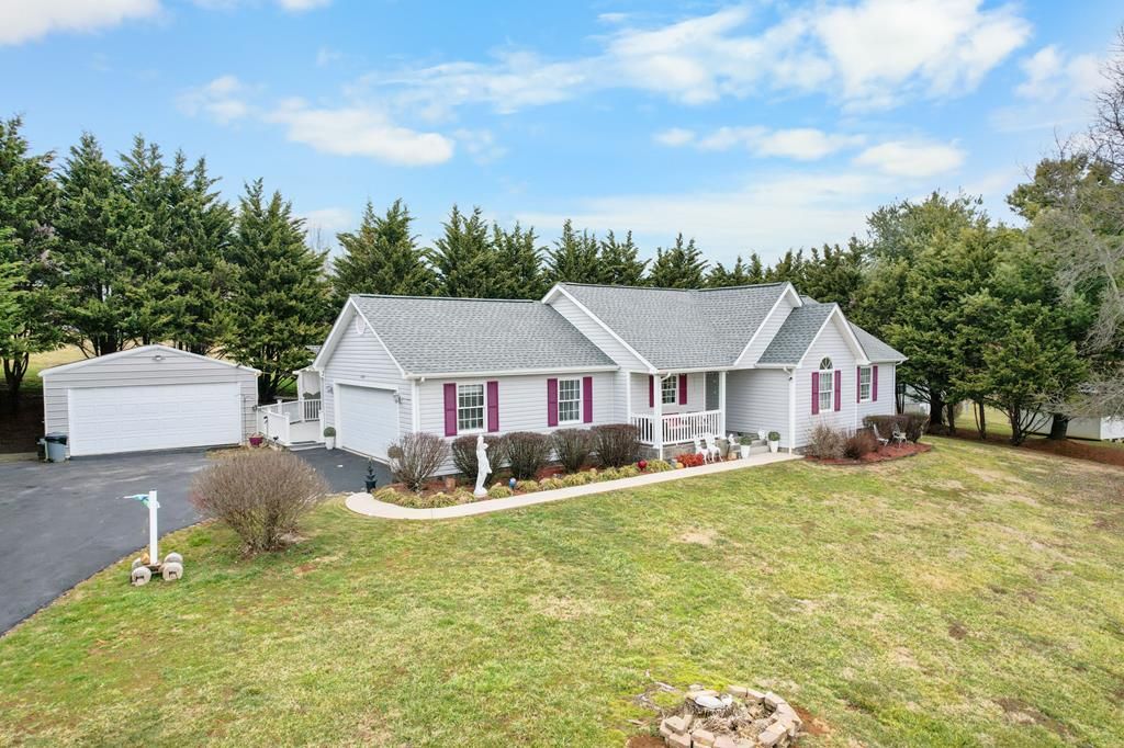 Photo of 14245 14245 Wallace Pike, Bristol, VA 24202 (MLS # 109174)